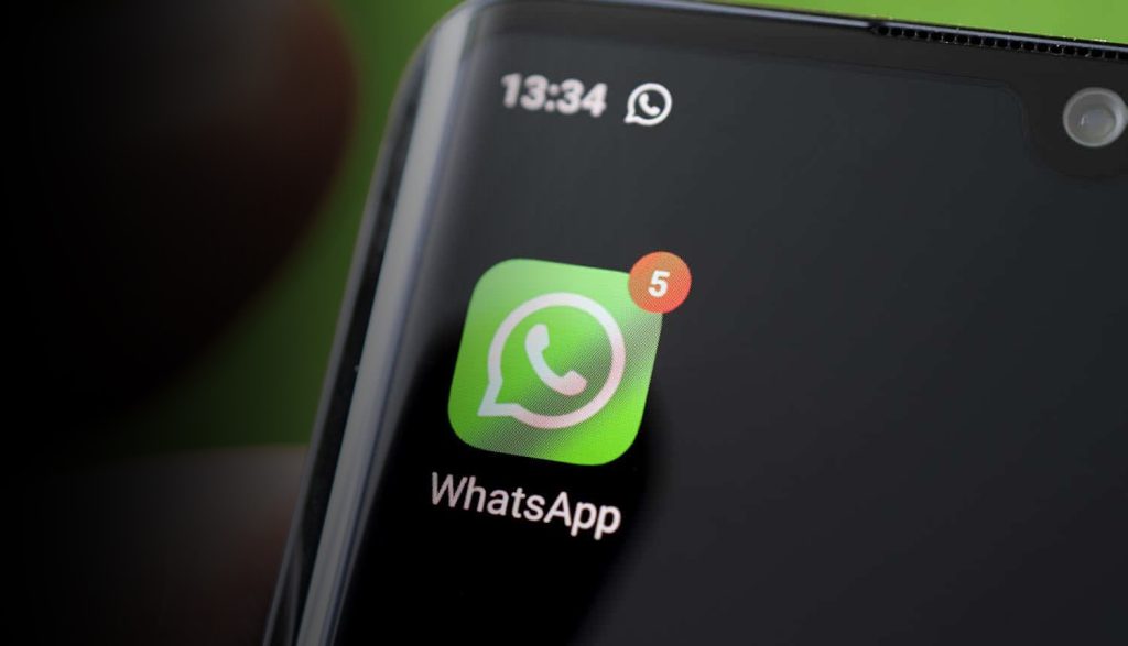 WhatsApp is working on a feature that displays status updates in the chat list